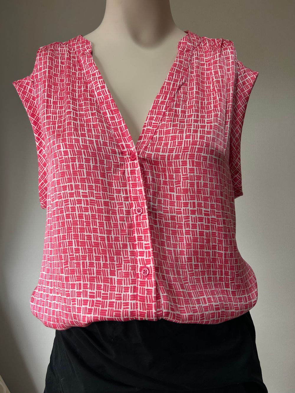 David Lawrence Silk-Rayon Blend Sleeveless Blouse Size 12