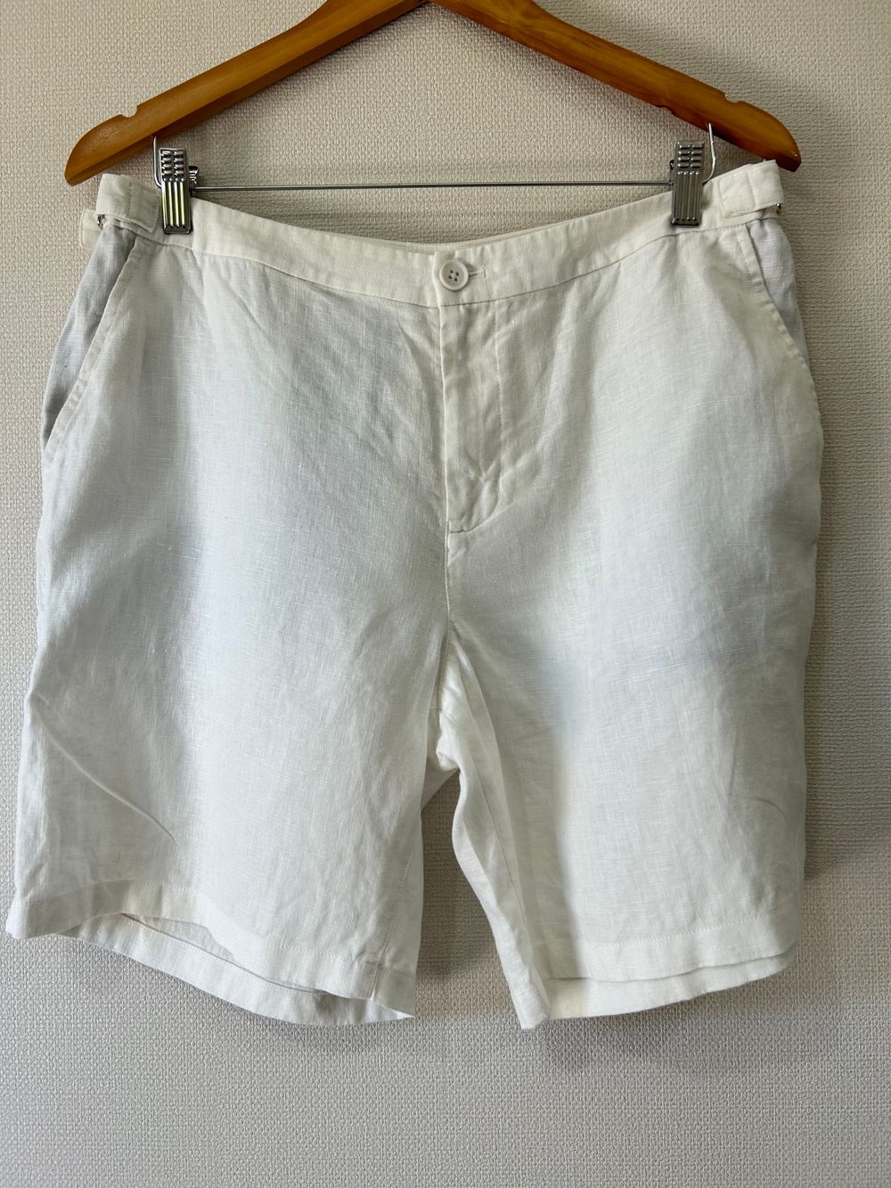 Asuwere 100% Linen Shorts – Cream – Size 33