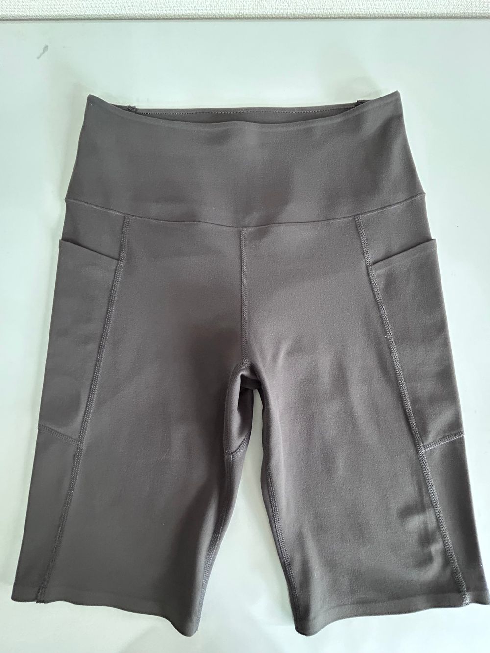 Uniqlo Airism Womens Biker Shorts  Size M