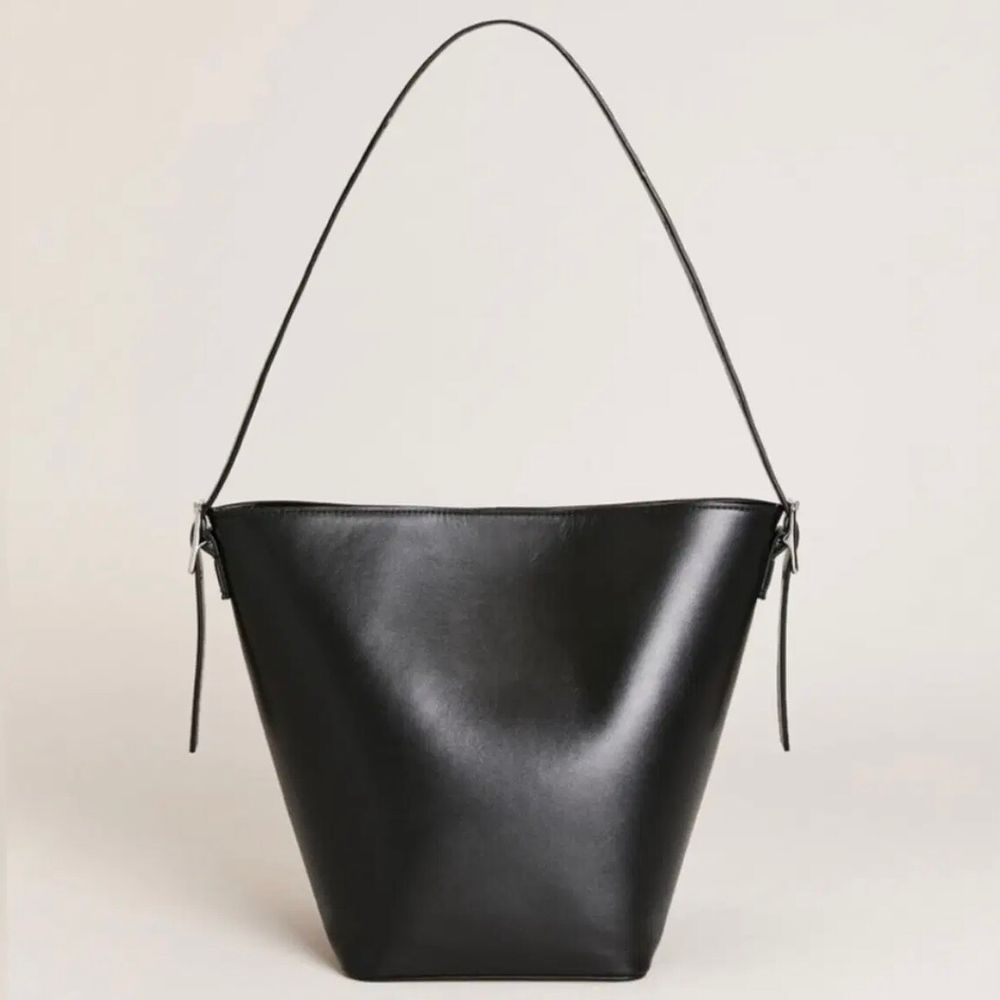 Reformation Rafaella Trapeze Tote