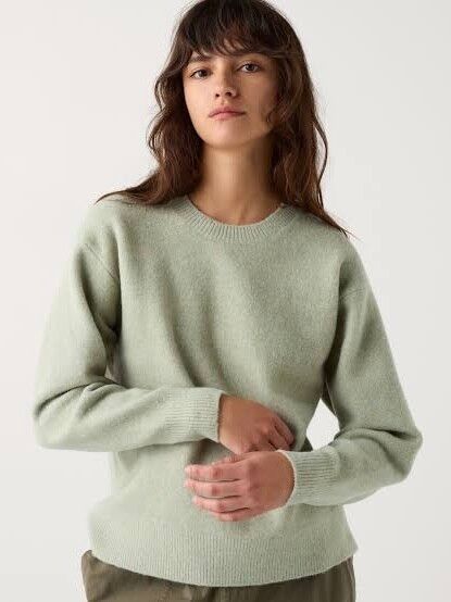 Soufflé Yarn crew neck sweater