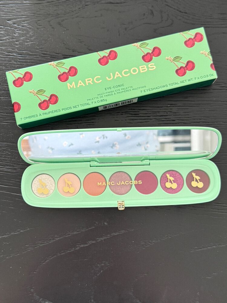 MARC JACOBS Eye-Conic Multi-Finish Eyeshadow Palette 880 Cherrific