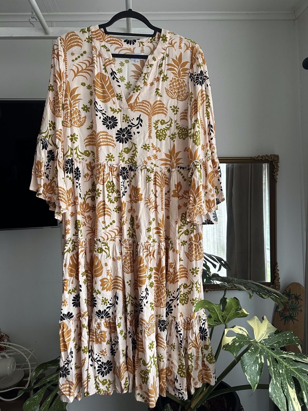 Ava & Mia White Floral Tiered Midi Dress