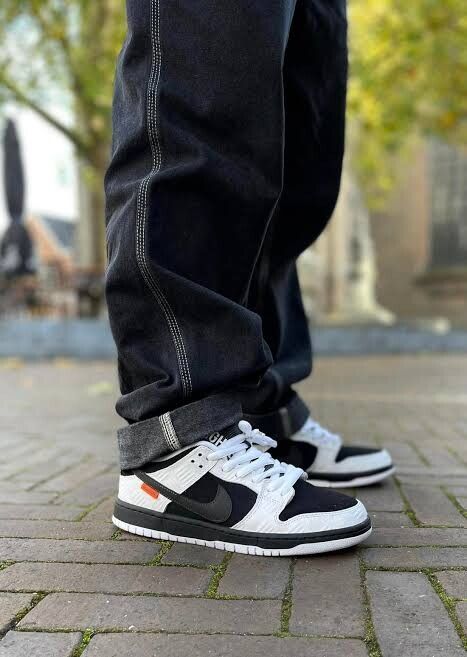 TIGHTBOOTH Nike SB Dunk Low ブラック&ホワイト Nike SB Dunk Low x TightBooth White for Sale - Authenticity