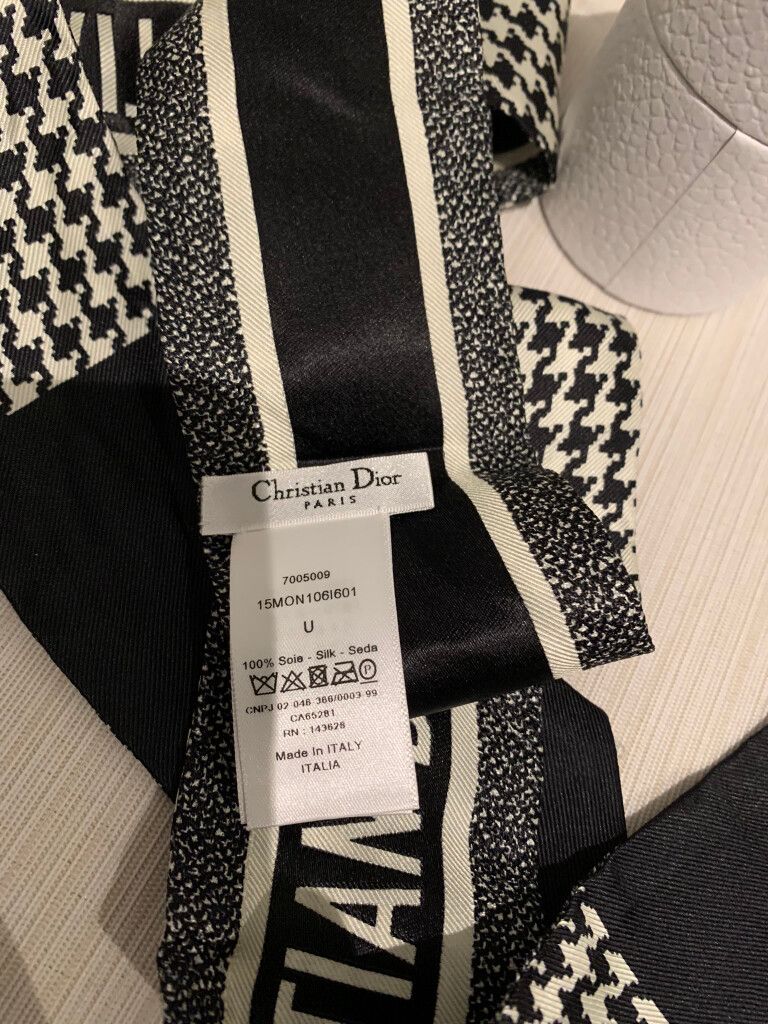 Dior Montaigne Twilly