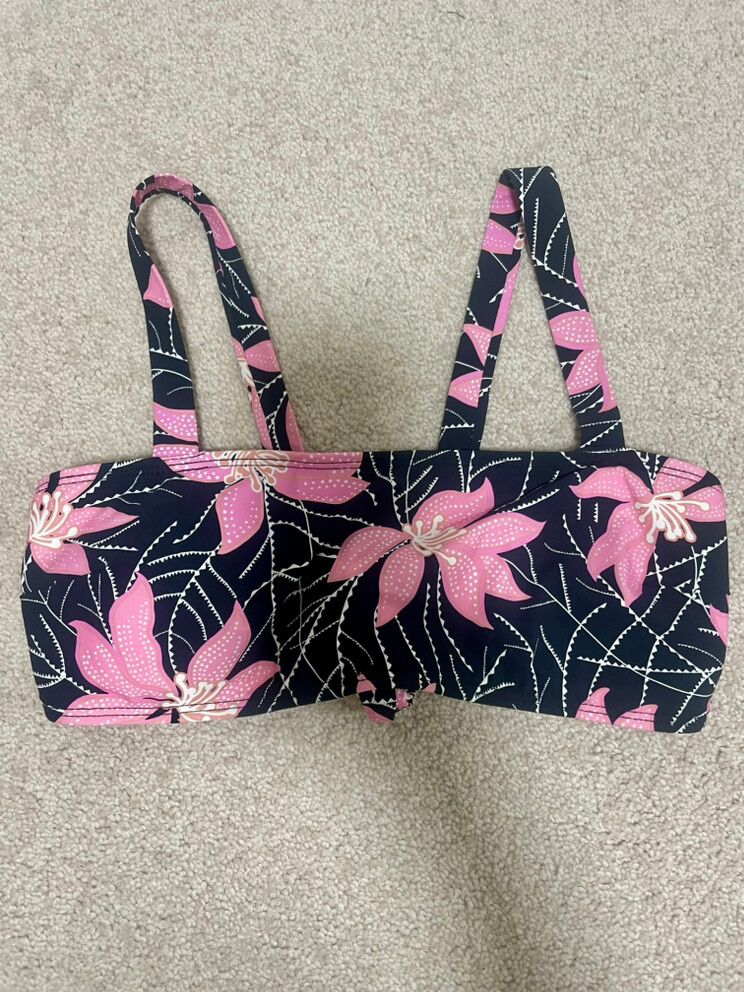 UNWORN COUNTRY ROAD FLORAL BIKINI TOP