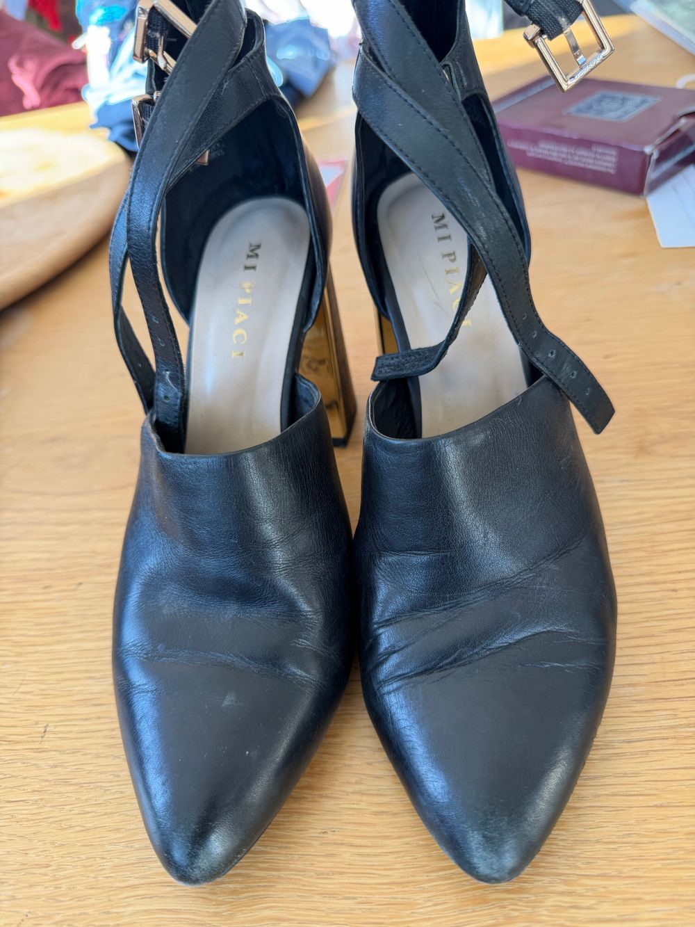 Mi Piaci Black Leather Heels