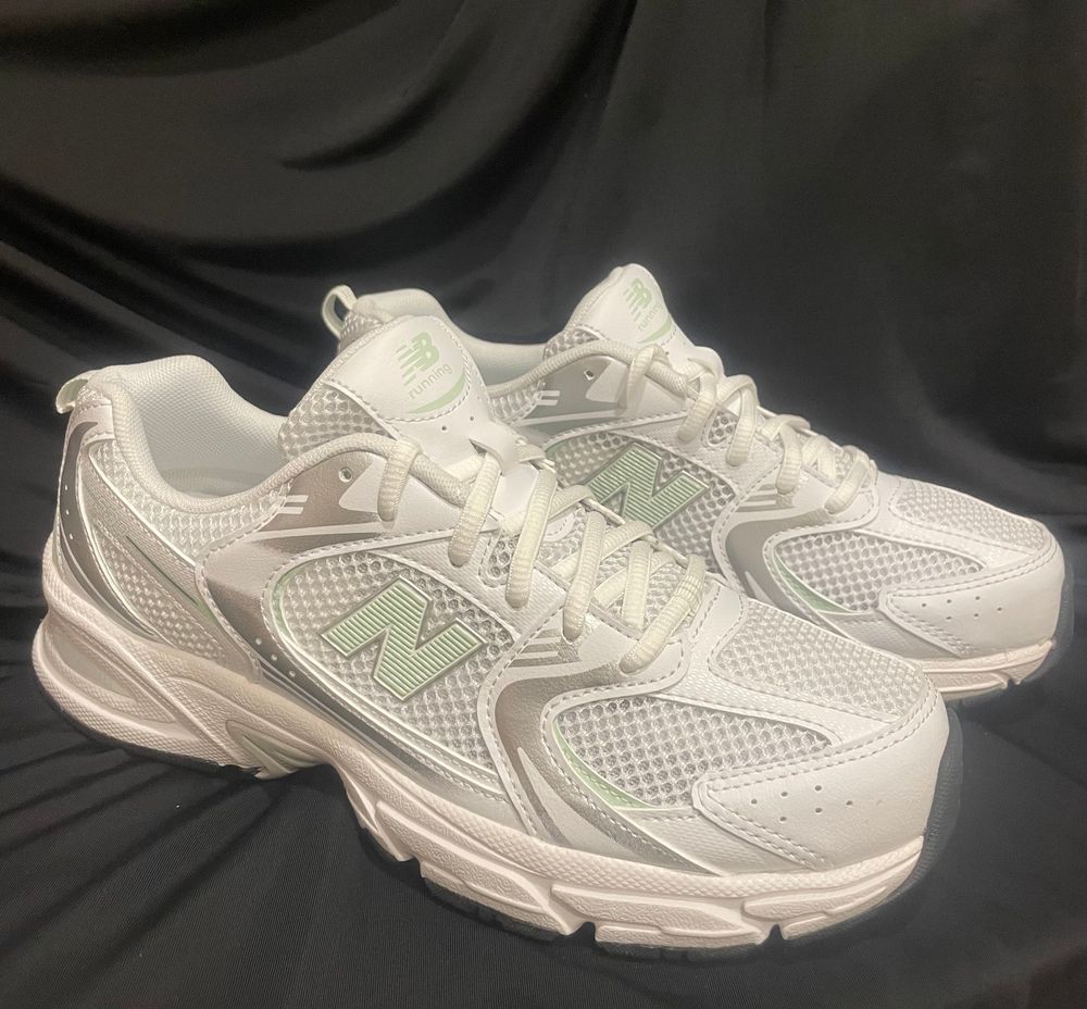 New Balance 530 Sneakers US7 EUR40 Brand new