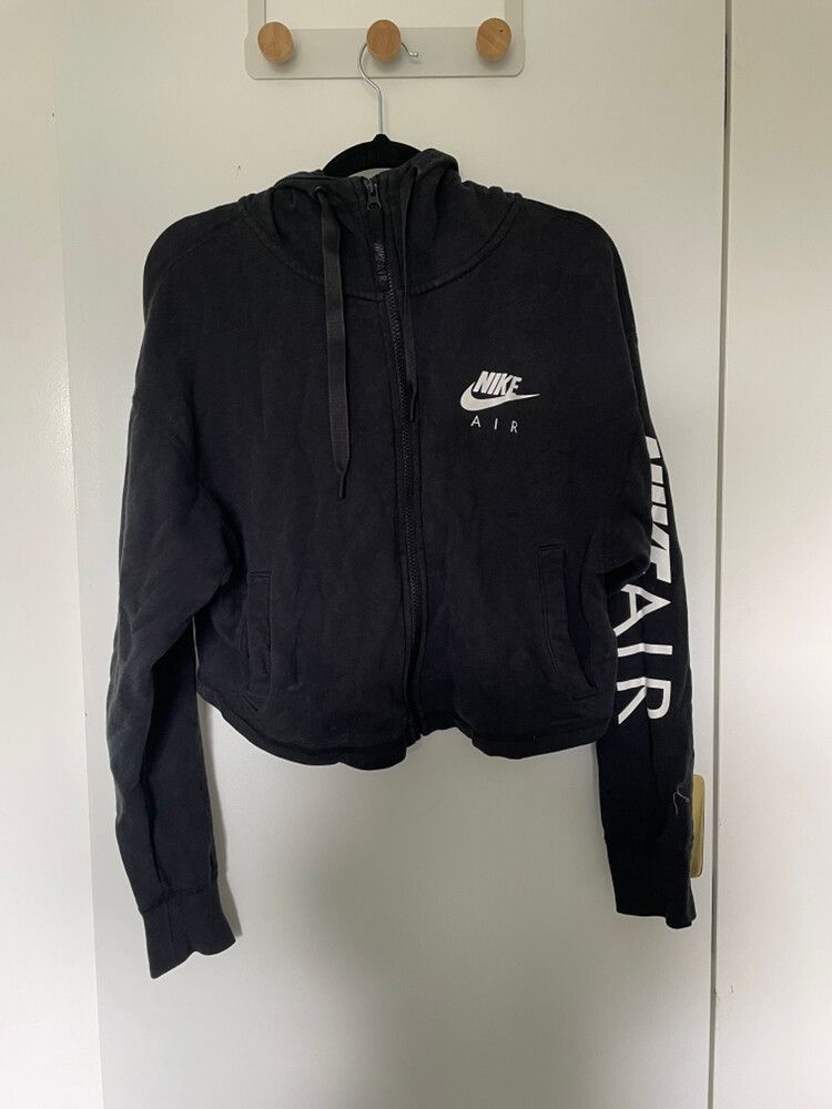 nike super cropped hoodie