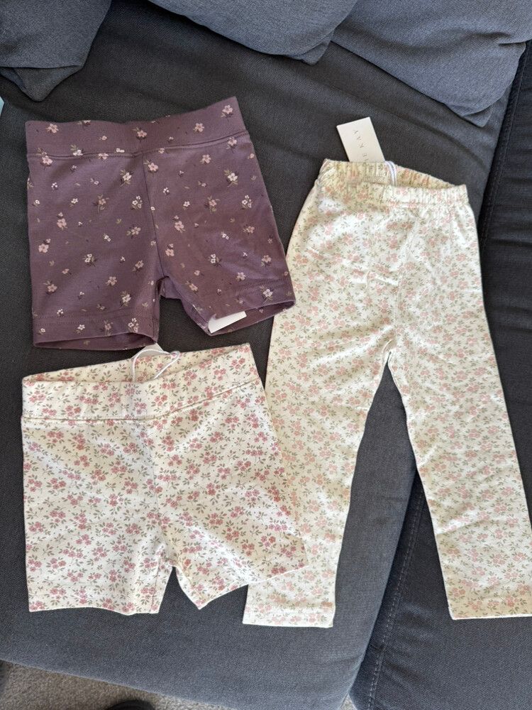 Size 1 (but fits as 6-12month) 1x leggings, 2x bike shorts