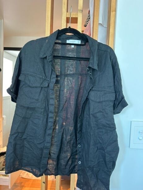 Decjuba Black shirt