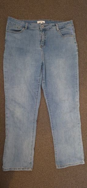 Denim Republic Light Wash straight leg Jeans