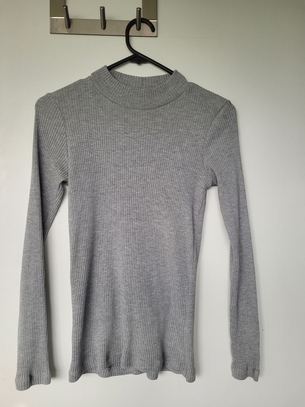 Uniqlo Grey Top