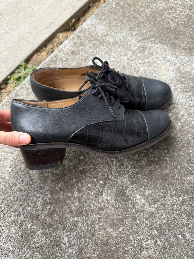 Ziera Black Lace-Up Shoes