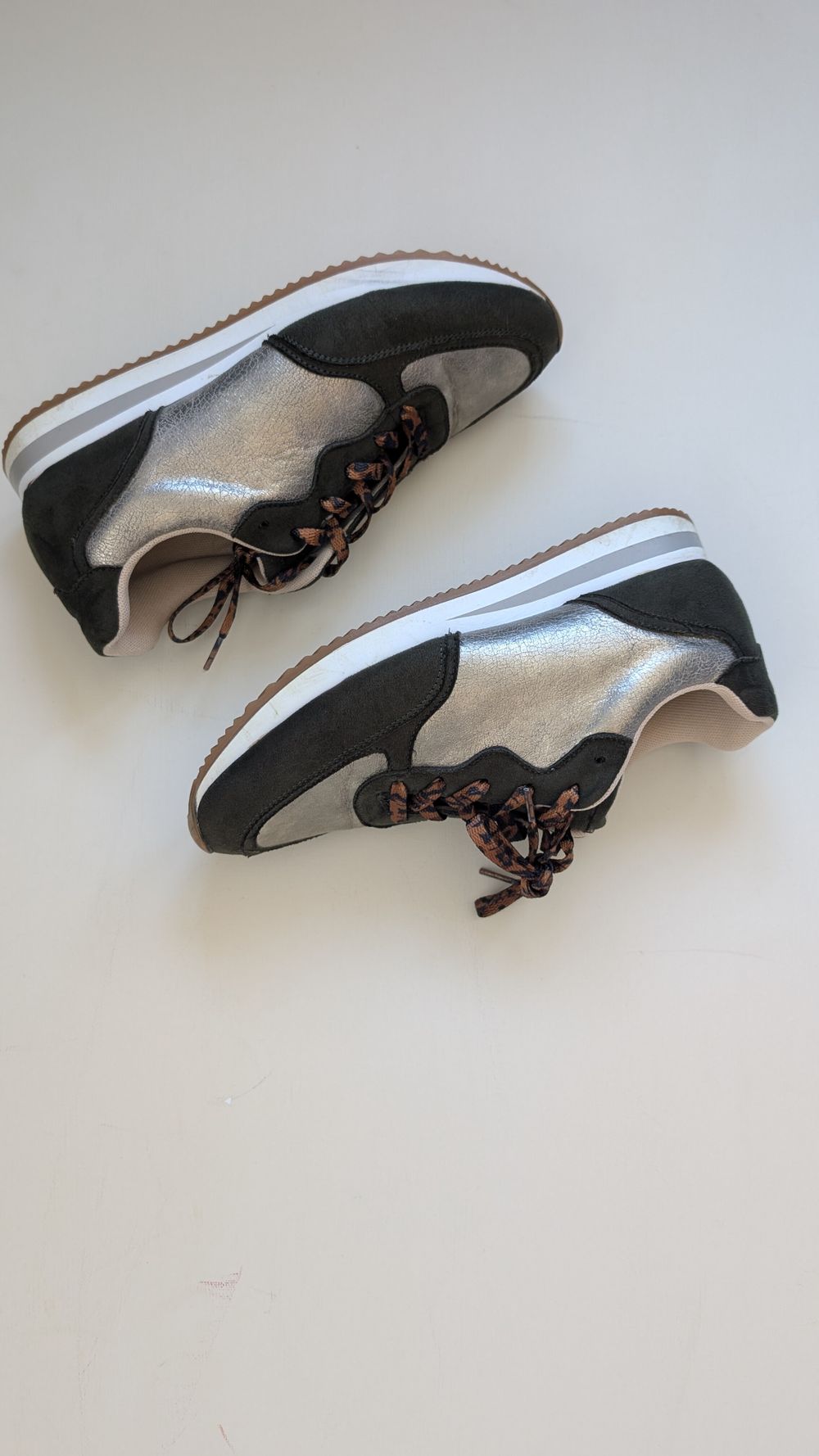 stella & gemma colorblock sneaker