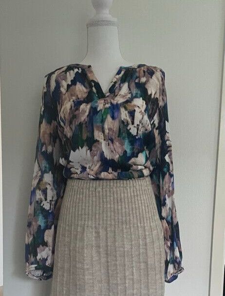 Beautiful Top Size 16