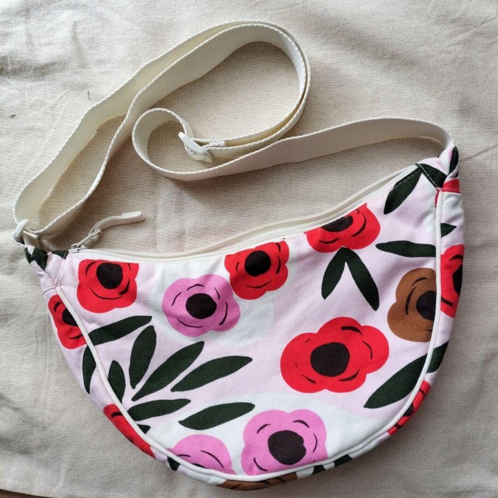 Brand New Uniqlo x Marimekko Round Bag (Floral)