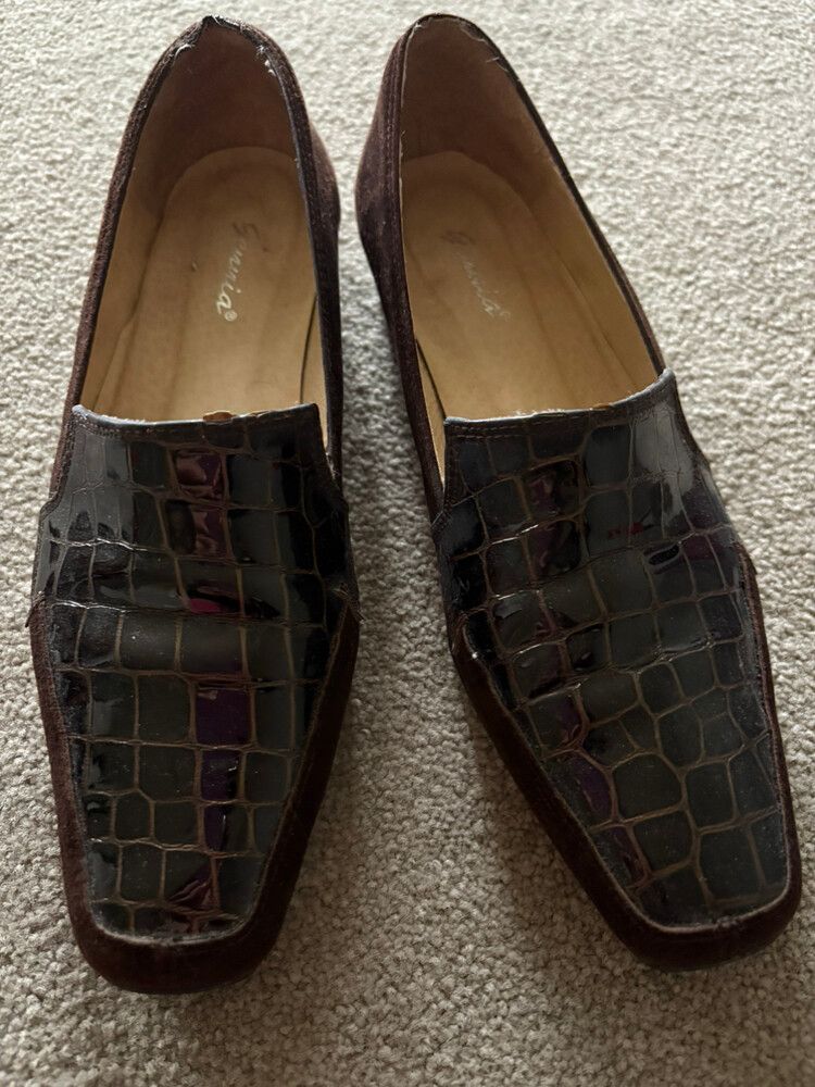 Gennia brown Loafers