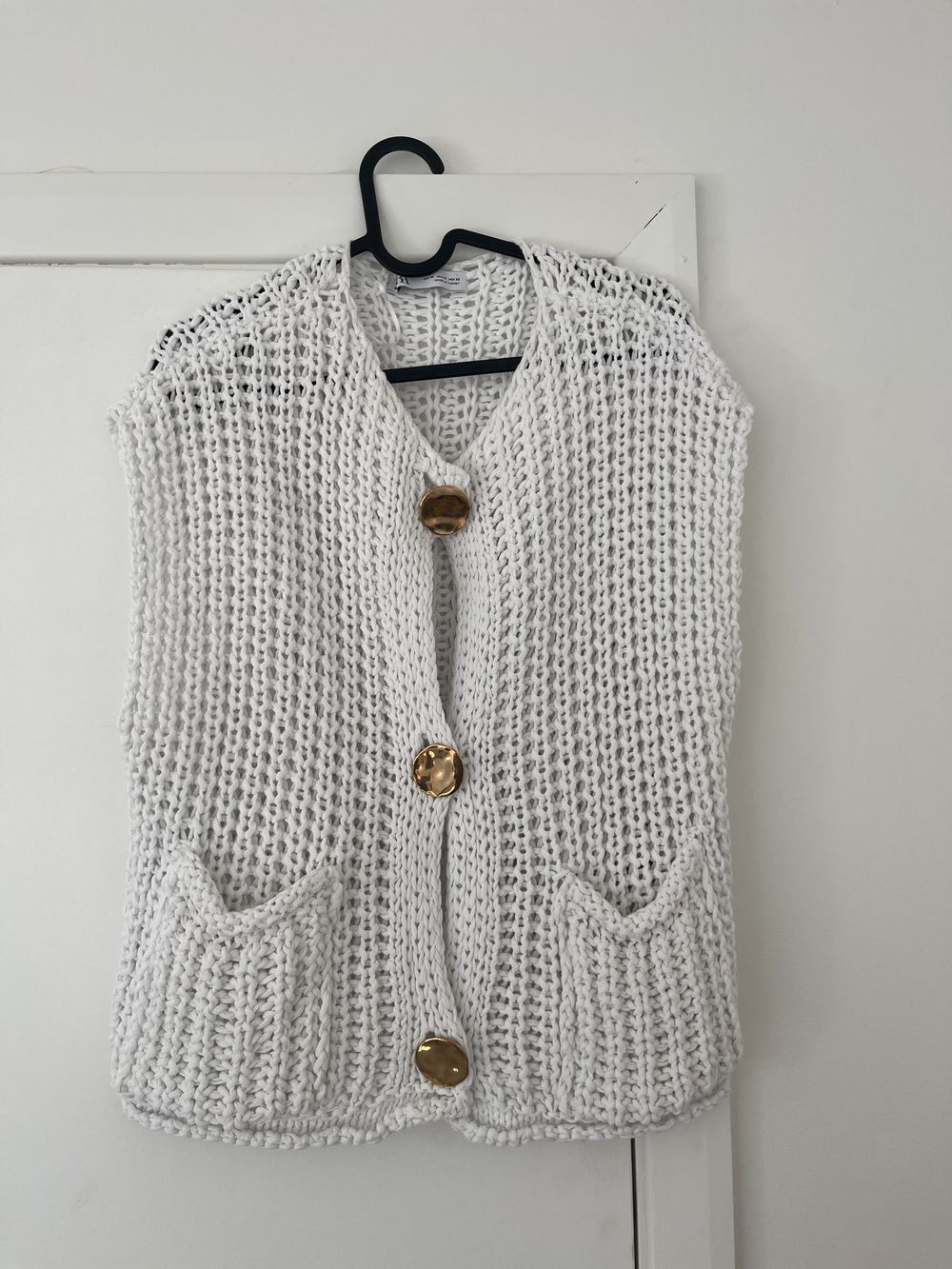 Zara sleeveless knitted vest