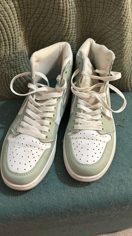 Jordan 1s - seafoam