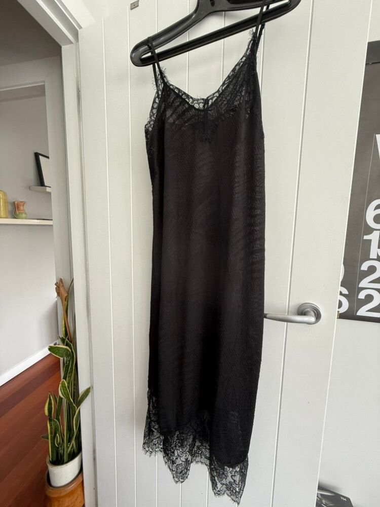 Zara - Zara Black Lace Trim Dress on Designer Wardrobe