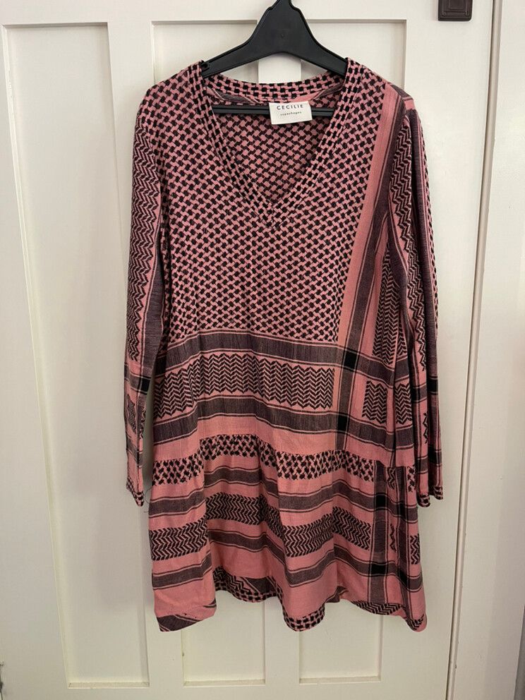 Cecilie Copenhagen - Cecilie Copenhagen Long Sleeve Dress on Designer Wardrobe Cecilie Copenhagen - Cecilie Copenhagen Long Sleeve Dress on Designer Wardrobe