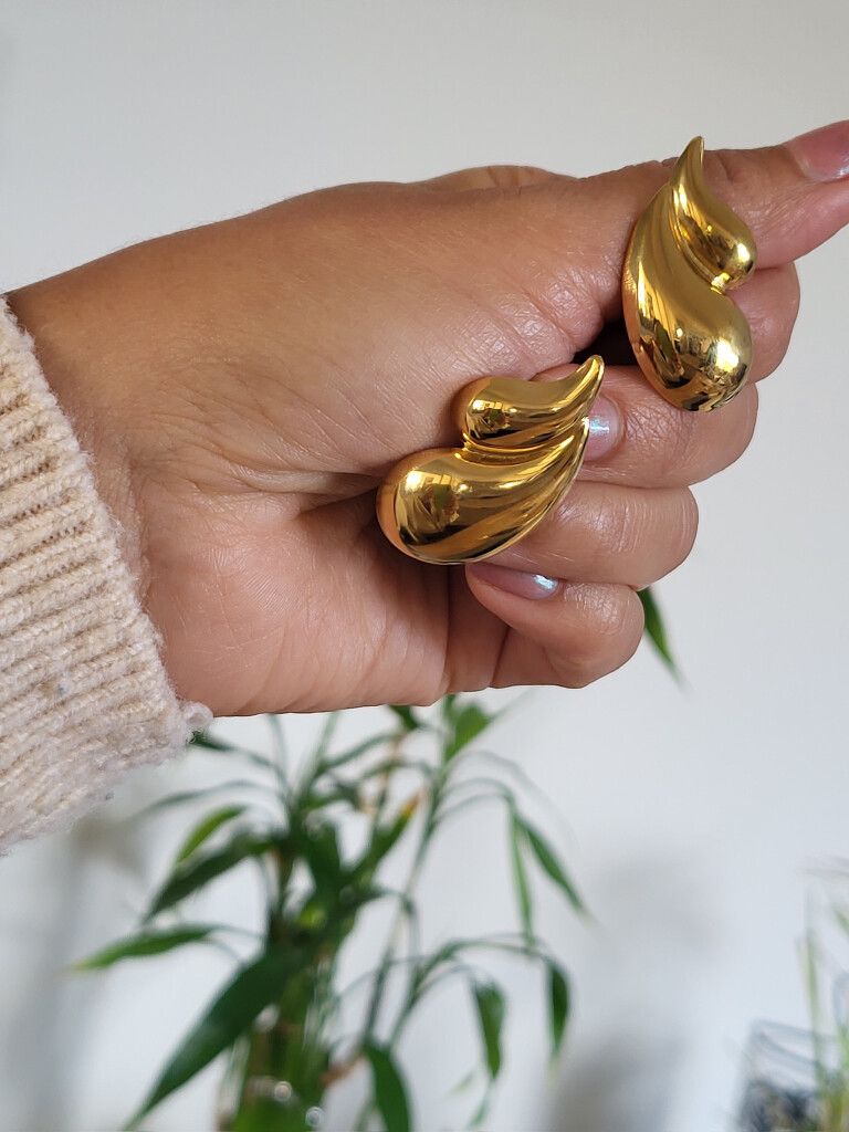 ✨Gorgeous Chunky Drops Gold Earrings