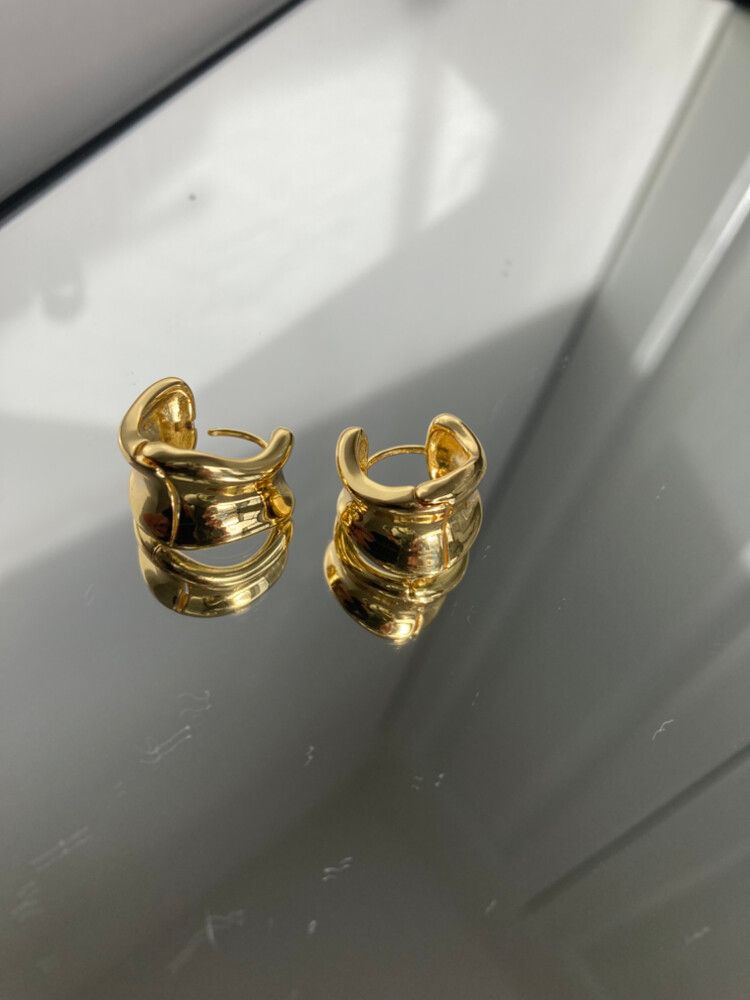 ✨ Bold Liquid Square Earrings ✨  These chunky, sculptural earrings are crafted from 18k gold-filled stainless steel for a sleek, modern look that feels both high-end and wearable. Their unique melted-square shape adds a subtle futuristic twist while stayi
