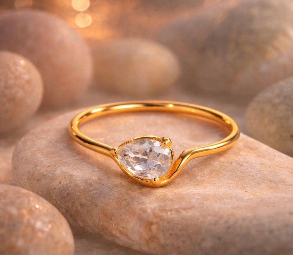 ✨ Dainty Pear Cut Zircon Ring ✨  The definition of understated luxury. This ultra delicate pear-cut ring has a soft feminine elegance that looks straight out of a fine jewellery boutique. The genuine zircon stone reflects the light beautifully with a diam