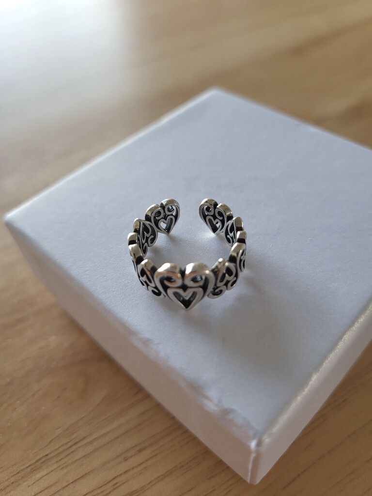 ✨ Timeless Heart Sterling Silver Ring ✨  crafted from genuine stamped 925 sterling silver, this beautifully detailed ring features a continuous pattern of elegant hearts symbolising love, connection and femininity. the polished silver finish paired with t