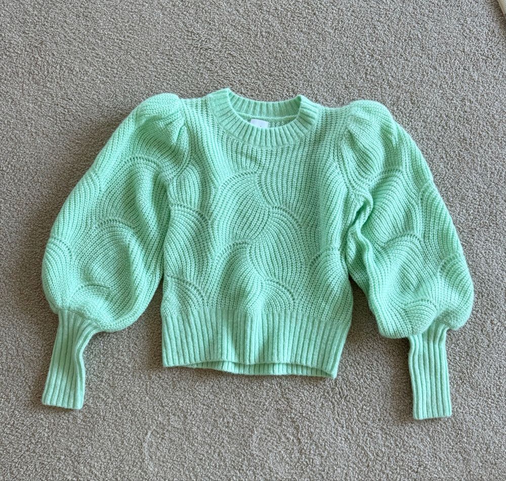Steele Zarina Knit Jumper – Matcha Mint – Size S – Sold Out  Steele’s sought-after Zarina Knit Jumper in the beautiful Matcha mint shade. This style is now sold out and originally retailed for AUD $219.   Never worn apart from trying on and taking listing