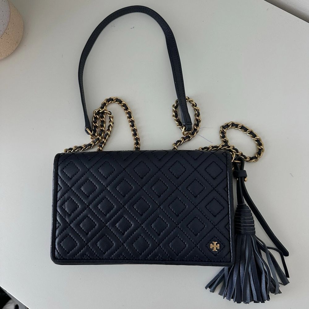 Tory Burch Navy Blue Leather Quilted Wallet Crossbody Purse Bag