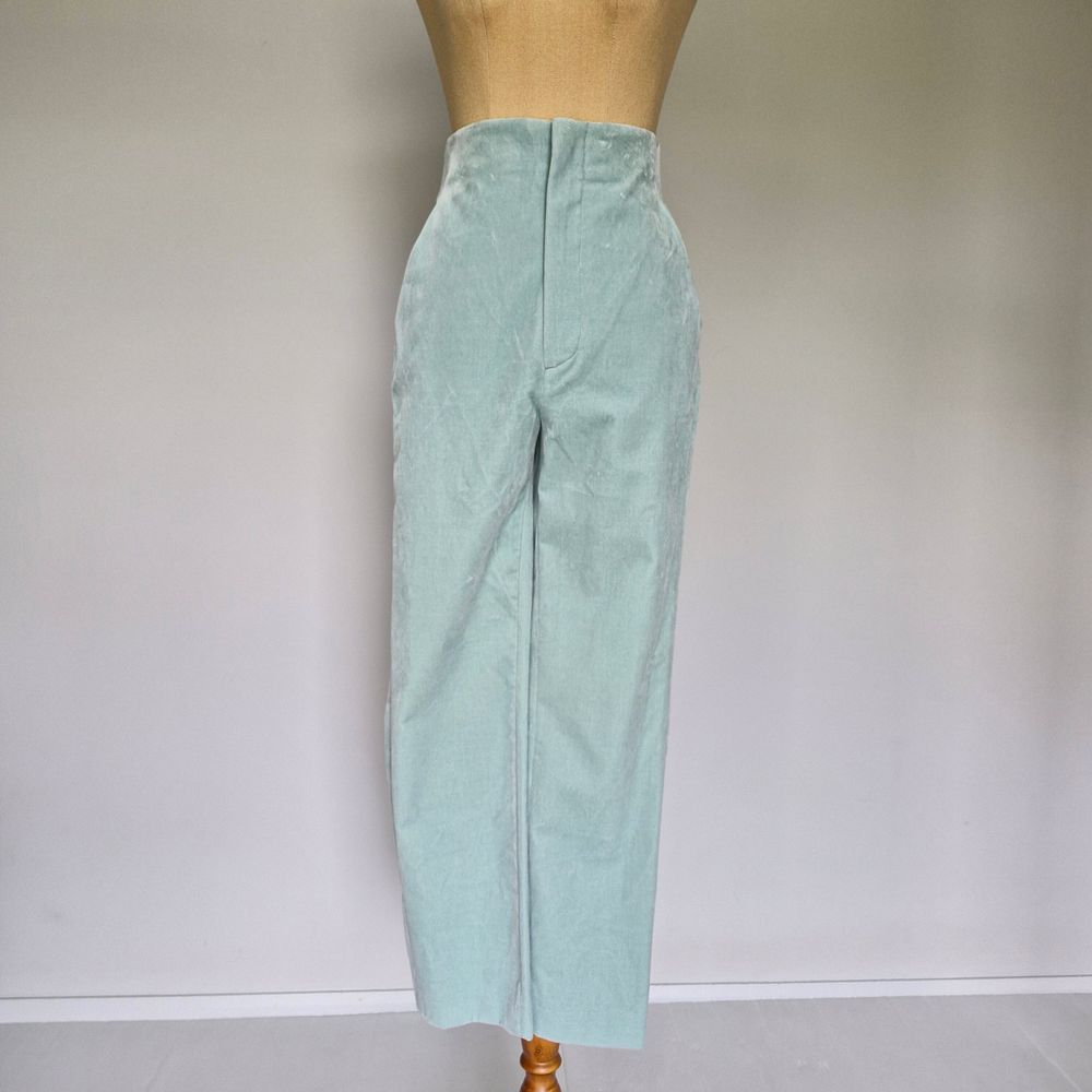 Scanlan Theodore Mint Green Velvet High Rise Cropped Trousers Size 6 US 2