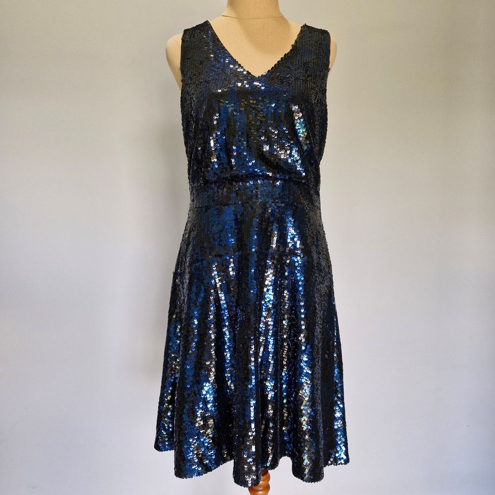 Cue - Cue Black & Blue Sequin V-Neck Sleeveless Fit & Flare Dress Size 12  US 10 L on Designer Wardrobe