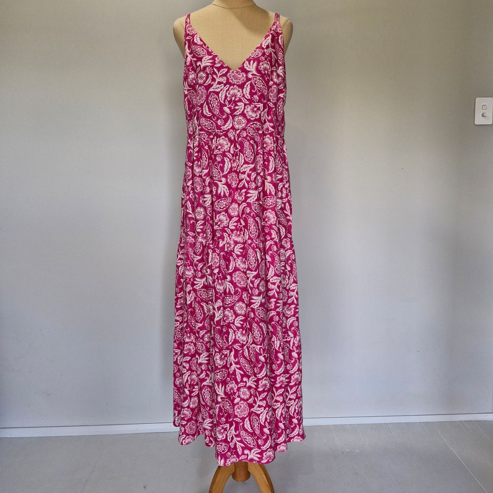 Witchery Pink & White Paisley Linen V-Neck Sleeveless Tiered Midi Dress Size 10