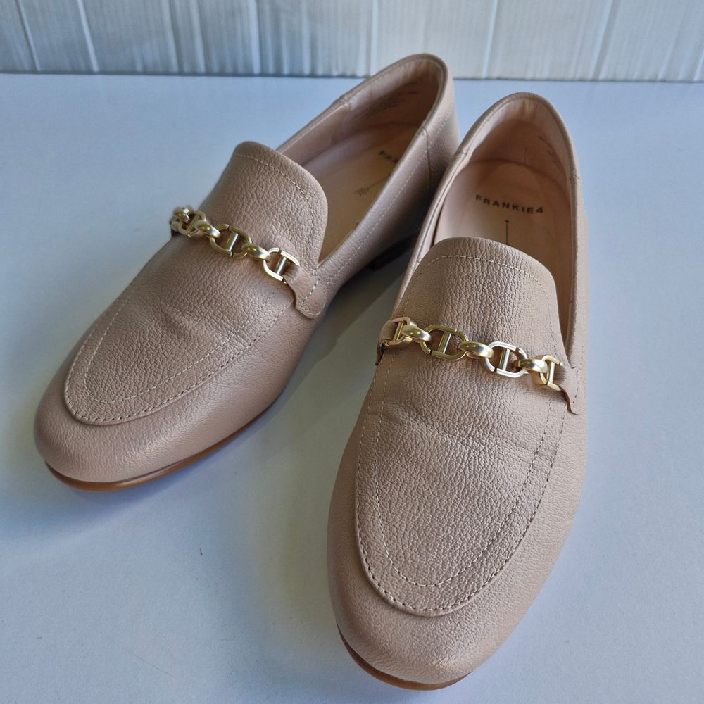 Frankie4 Ash II Warm Beige Leather Chain Detail Slip On Loafers Size 7.5