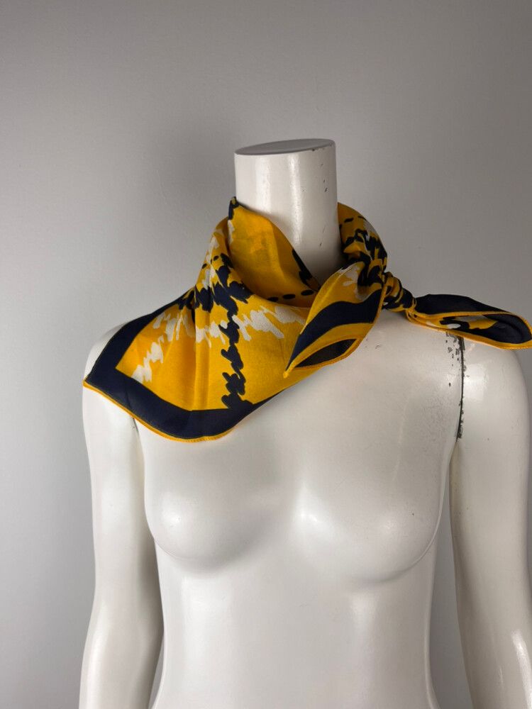 Vintage Neck Square Scarf