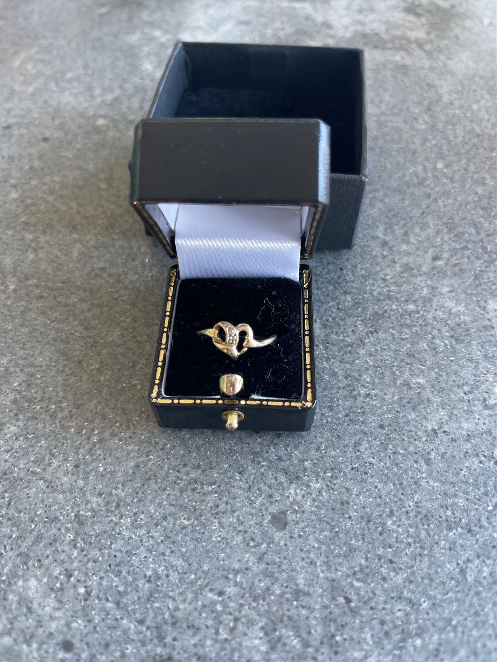 Heart Gold With Diamond Ring