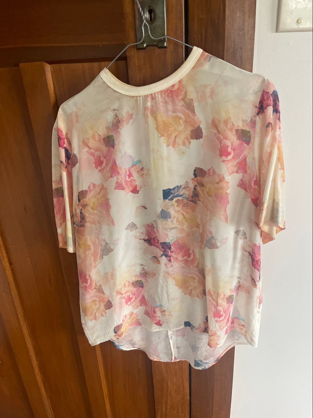 Juliette Hogan top