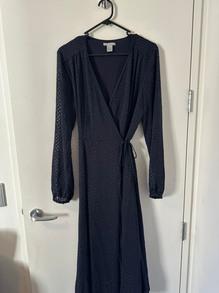 Stitched Pattern Midi Long Sleeve Dress
