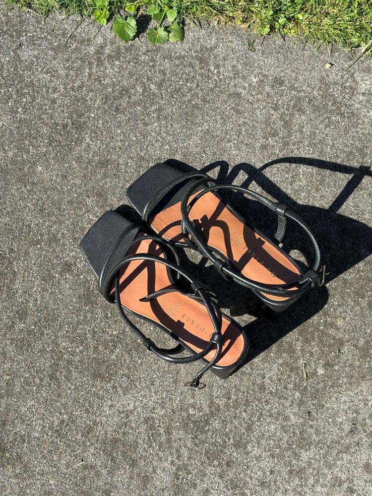 Mi Piaci black strappy heels