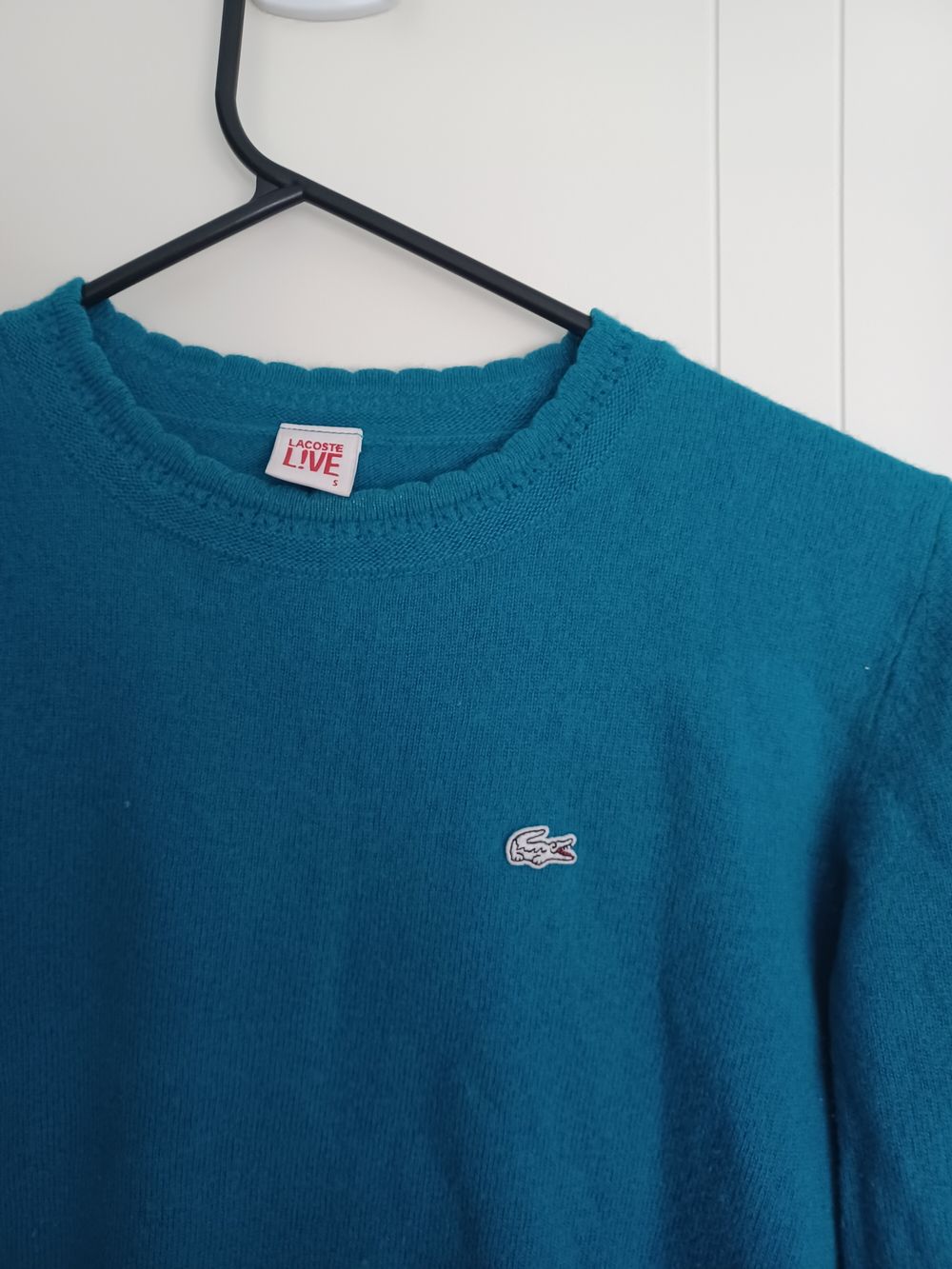 Turquoise/blue crew neck sweater