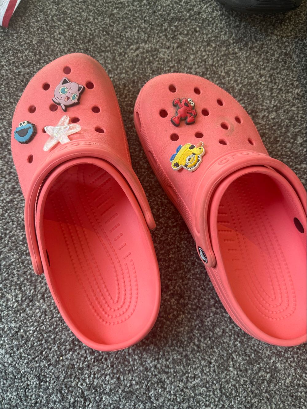 coral crocs with jibits
