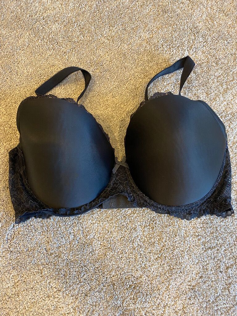 Victoria's Secret Black Lace Bra 36E or 14E