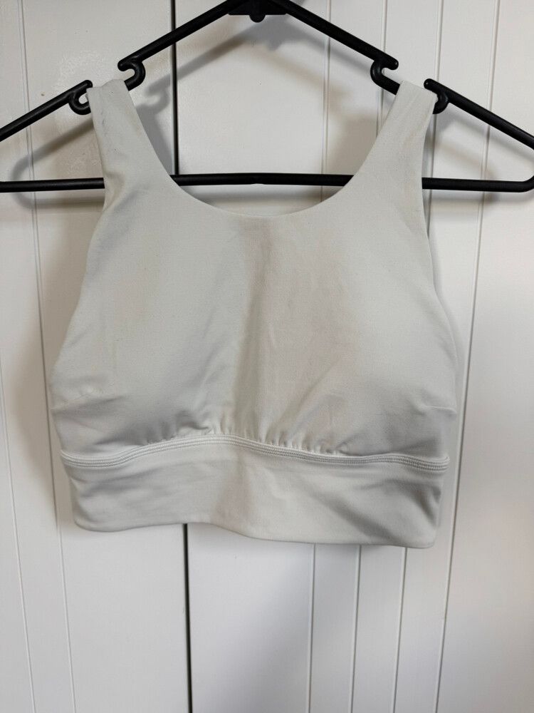 Lululemon Creme Cup B/C