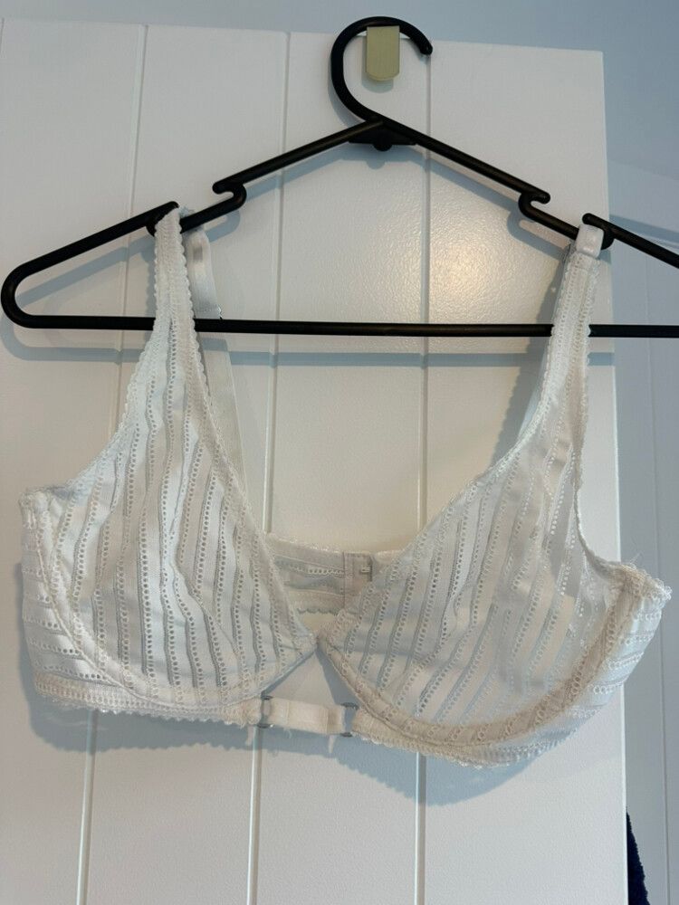 Lonely Bra