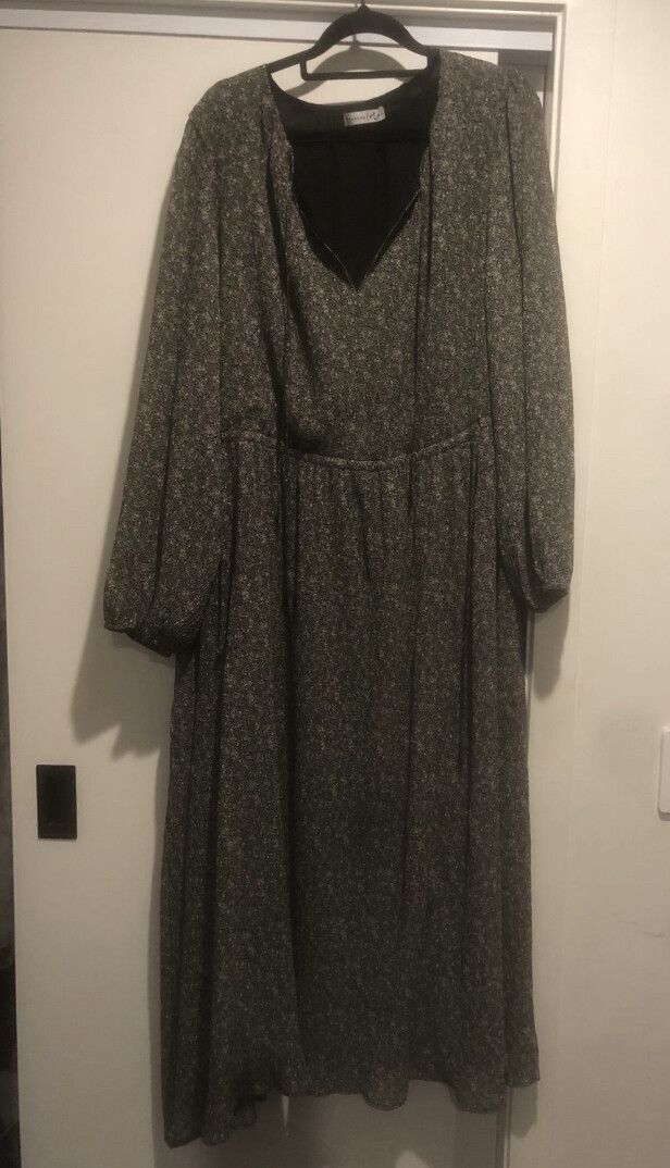 Seeking Lola Floral Crinkle Maxi Dress Size 14