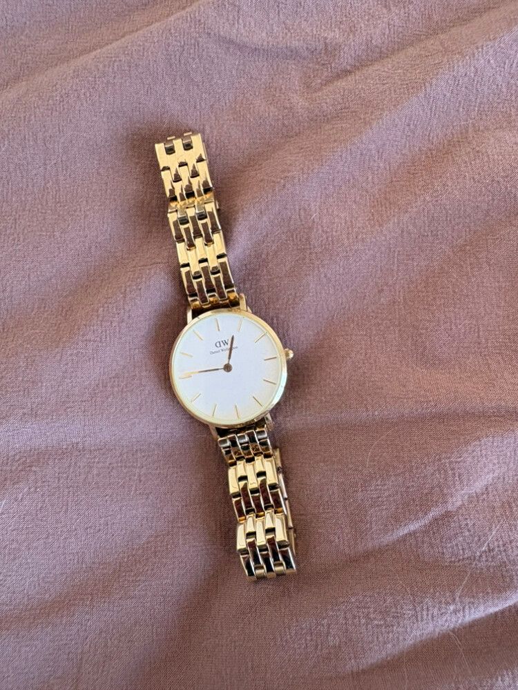 Daniel Wellington Gold Watch
