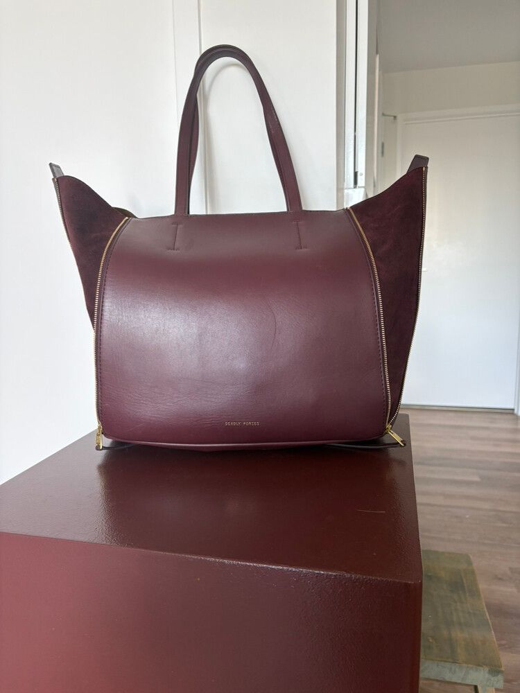 Deadly Ponies Mr Scurry Radicchio Tote Bag