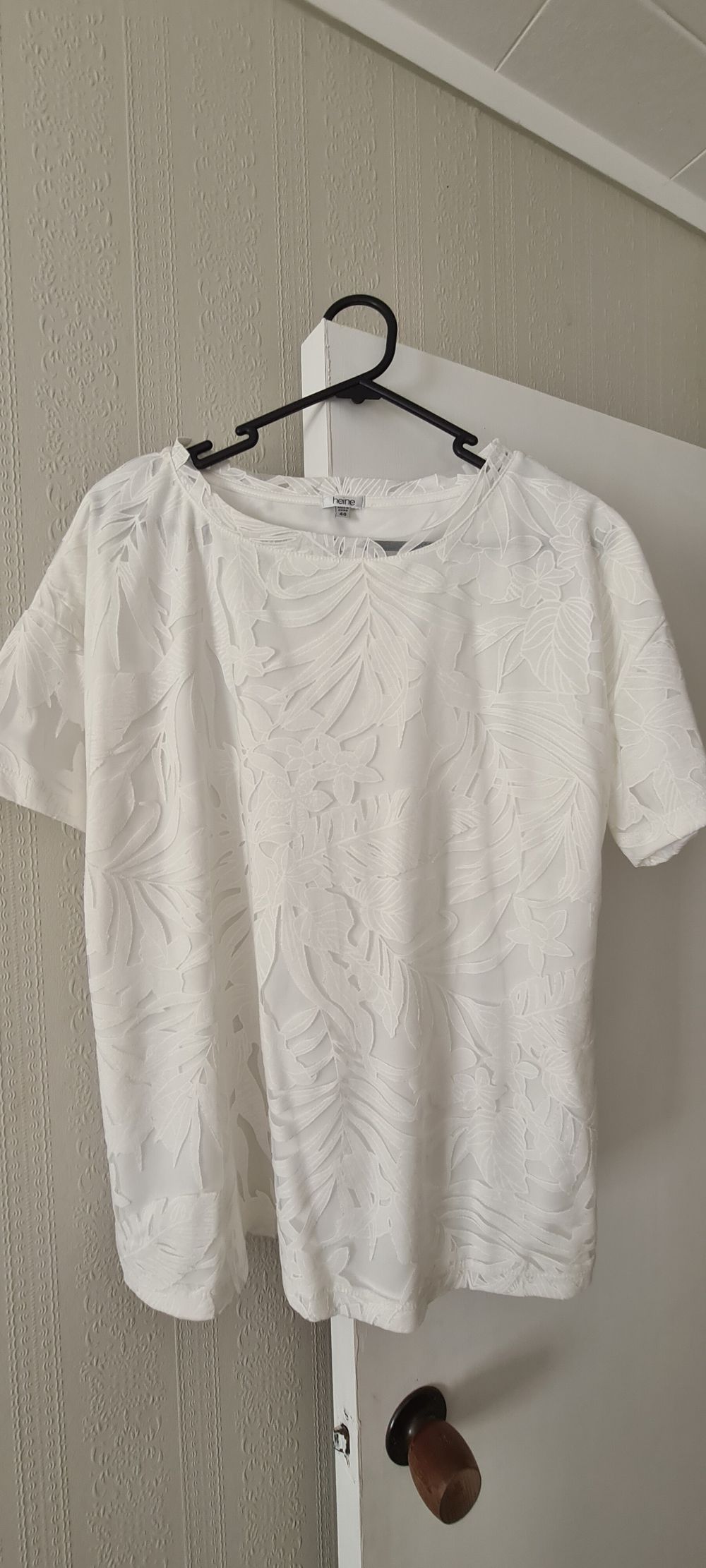 Floral white top/blouse